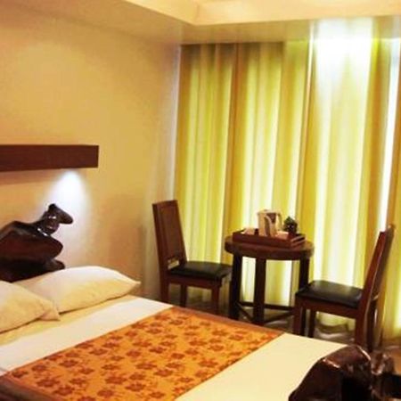 אנטיפולו Callospa And Resort מראה חיצוני תמונה