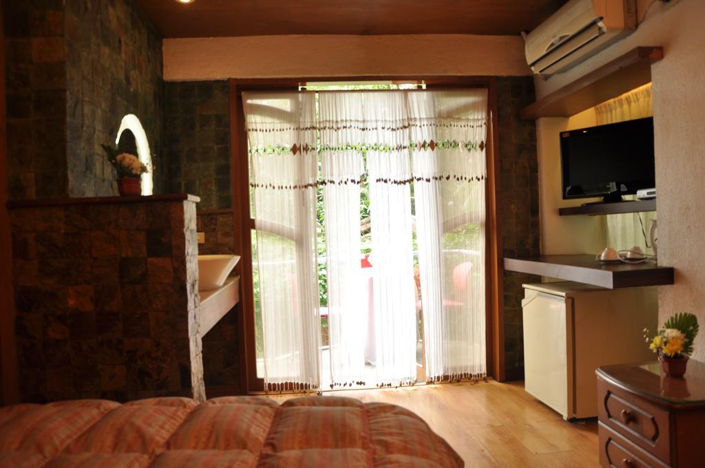אנטיפולו Callospa And Resort חדר תמונה